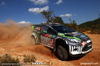 Ken Block - Alessandro Gelsomino
45º Vodafone Rally de Portugal 2011. Ford Fiesta RS WRC (PX60 AUV). Abandonó por accidente en el shakedown.
Monster WRT

Del 24 al 27 de Marzo, Lisboa, Faro.
Superficie: tierra.

El Rally constaba de 3 etapas con un total de 1363.55 km de los que 385.37 km divididos en 17 tramos eran cronometrados.

Tomaron la salida 71 equipos, finalizaro 38.

© Greg Roslon

Palabras clave: Ford;Fiesta;WRC;Portugal;2011