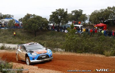 Mads Østberg - Jonas Andersson
46º Vodafone Rally de Portugal 2012. Ford Fiesta RS WRC (PX60 AUV). Clasificado 1º.
Adapta World Rally Team

Hirvonen se llevó inicialmente la victoria, pero posteriormente a la carrera se descalificó al piloto por irregularidades en el Citroën DS3 WRC, por lo que la victoria fue a para al noruego Mads Østberg, la primera de su carrera.

Del 29 de Marzo al 1 de Marzo, Faro.
Superficie: tierra.

El Rally tenia un total de 1497.92 km de los que 434.77 km divididos en 4 etapas y 22 tramos eran cronometrados (3 de ellos fueron cancelados SS8 Tavira 2 de 25.0 km, SS9 Alcarias 2 de 25.2 km, SS10 
São Brás de Alportel 2 de 16.2 km).

Tomaron la salida 51 equipos, finalizaron 30.

© Gonzalo Belay
@@
Palabras clave: Mads_Ostberg;Ford;Fiesta;WRC;Portugal;2012