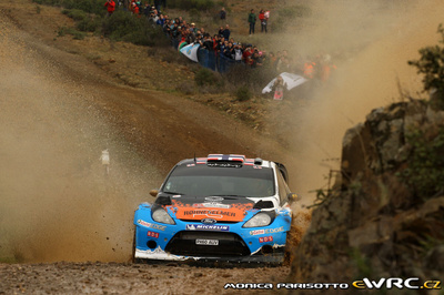 Mads Østberg - Jonas Andersson
46º Vodafone Rally de Portugal 2012. Ford Fiesta RS WRC (PX60 AUV). Clasificado 1º.
Adapta World Rally Team

Hirvonen se llevó inicialmente la victoria, pero posteriormente a la carrera se descalificó al piloto por irregularidades en el Citroën DS3 WRC, por lo que la victoria fue a para al noruego Mads Østberg, la primera de su carrera.

Del 29 de Marzo al 1 de Marzo, Faro.
Superficie: tierra.

El Rally tenia un total de 1497.92 km de los que 434.77 km divididos en 4 etapas y 22 tramos eran cronometrados (3 de ellos fueron cancelados SS8 Tavira 2 de 25.0 km, SS9 Alcarias 2 de 25.2 km, SS10 
São Brás de Alportel 2 de 16.2 km).

Tomaron la salida 51 equipos, finalizaron 30.

© Monica Parisotto
@
Palabras clave: ;Ford;Fiesta;WRC;Portugal;2012