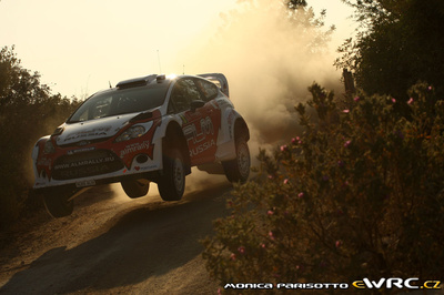 Evgeniy Novikov - Denis Giraudet
46º Vodafone Rally de Portugal 2012. Ford Fiesta RS WRC (RU55 ALM). Clasificado 2º.
M-Sport Ford WRT

Del 29 de Marzo al 1 de Marzo, Faro.
Superficie: tierra.

El Rally tenia un total de 1497.92 km de los que 434.77 km divididos en 4 etapas y 22 tramos eran cronometrados (3 de ellos fueron cancelados SS8 Tavira 2 de 25.0 km, SS9 Alcarias 2 de 25.2 km, SS10
São Brás de Alportel 2 de 16.2 km).

Tomaron la salida 51 equipos, finalizaron 30.

© Monica Parisotto
@
Palabras clave: Ford;Fiesta;WRC;Portugal;2009