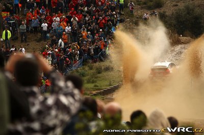 Evgeniy Novikov - Denis Giraudet
46º Vodafone Rally de Portugal 2012. Ford Fiesta RS WRC (RU55 ALM). Clasificado 2º.
M-Sport Ford WRT

Del 29 de Marzo al 1 de Marzo, Faro.
Superficie: tierra.

El Rally tenia un total de 1497.92 km de los que 434.77 km divididos en 4 etapas y 22 tramos eran cronometrados (3 de ellos fueron cancelados SS8 Tavira 2 de 25.0 km, SS9 Alcarias 2 de 25.2 km, SS10
São Brás de Alportel 2 de 16.2 km).

Tomaron la salida 51 equipos, finalizaron 30.

© Monica Parisotto
@@
Palabras clave: Ford;Fiesta;WRC;Portugal;2009