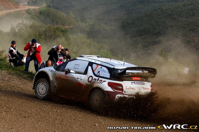 Nasser Al-Attiyah - Giovanni Bernacchini
46º Vodafone Rally de Portugal 2012. Citroën DS3 WRC. Clasificado 4º.
Qatar World Rally Team

Del 29 de Marzo al 1 de Marzo, Faro.
Superficie: tierra.

El Rally tenia un total de 1497.92 km de los que 434.77 km divididos en 4 etapas y 22 tramos eran cronometrados (3 de ellos fueron cancelados SS8 Tavira 2 de 25.0 km, SS9 Alcarias 2 de 25.2 km, SS10
São Brás de Alportel 2 de 16.2 km).

Tomaron la salida 51 equipos, finalizaron 30.

© Roman Tihlarík
@
Palabras clave: Citroen;DS3;WRC;Portugal;2012