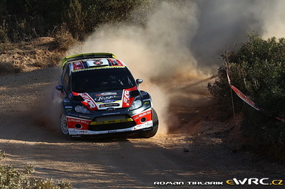 Martin Prokop - Zdenek Hruza
46º Vodafone Rally de Portugal 2012. Ford Fiesta RS WRC (06R 0030). Clasificado 5º.
Czech Ford National Team

Del 29 de Marzo al 1 de Marzo, Faro.
Superficie: tierra.

El Rally tenia un total de 1497.92 km de los que 434.77 km divididos en 4 etapas y 22 tramos eran cronometrados (3 de ellos fueron cancelados SS8 Tavira 2 de 25.0 km, SS9 Alcarias 2 de 25.2 km, SS10
São Brás de Alportel 2 de 16.2 km).

Tomaron la salida 51 equipos, finalizaron 30.

© Roman Tihlarík
@
Palabras clave: ;Ford;Fiesta;WRC;Portugal;2012