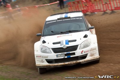 Sébastien Ogier - Julien Ingrassia
46º Vodafone Rally de Portugal 2012. Skoda Fabia S2000 (H VM 135). Clasificado 7º.
Volkswagen Motorsport

Del 29 de Marzo al 1 de Marzo, Faro.
Superficie: tierra.

El Rally tenia un total de 1497.92 km de los que 434.77 km divididos en 4 etapas y 22 tramos eran cronometrados (3 de ellos fueron cancelados SS8 Tavira 2 de 25.0 km, SS9 Alcarias 2 de 25.2 km, SS10
São Brás de Alportel 2 de 16.2 km).

Tomaron la salida 51 equipos, finalizaron 30.

© Robert Tuchowski
@@
Palabras clave: Sebastien_Ogier;Skoda;Fabia;Portugal;2012