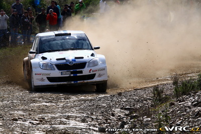 Sébastien Ogier - Julien Ingrassia
46º Vodafone Rally de Portugal 2012. Skoda Fabia S2000 (H VM 135). Clasificado 7º.
Volkswagen Motorsport

Del 29 de Marzo al 1 de Marzo, Faro.
Superficie: tierra.

El Rally tenia un total de 1497.92 km de los que 434.77 km divididos en 4 etapas y 22 tramos eran cronometrados (3 de ellos fueron cancelados SS8 Tavira 2 de 25.0 km, SS9 Alcarias 2 de 25.2 km, SS10
São Brás de Alportel 2 de 16.2 km).

Tomaron la salida 51 equipos, finalizaron 30.

© Roman Tihlarík
@@
Palabras clave: Sebastien_Ogier;Skoda;Fabia;Portugal;2012