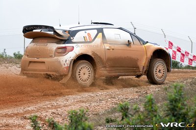 Thierry Neuville - Nicolas Gilsoul
46º Vodafone Rally de Portugal 2012. Citroën DS3 WRC (BF-082-XC). Clasificado 8º.
Citroën Junior WRT

Del 29 de Marzo al 1 de Marzo, Faro.
Superficie: tierra.

El Rally tenia un total de 1497.92 km de los que 434.77 km divididos en 4 etapas y 22 tramos eran cronometrados (3 de ellos fueron cancelados SS8 Tavira 2 de 25.0 km, SS9 Alcarias 2 de 25.2 km, SS10
São Brás de Alportel 2 de 16.2 km).

Tomaron la salida 51 equipos, finalizaron 30.

© Robert Tuchowski
@@
Palabras clave: Thierry_Neuville;Citroen;DS3;WRC;Portugal;2012