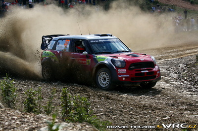 Dani Sordo - Carlos del Barrio
46º Vodafone Rally de Portugal 2012. Mini John Cooper Works WRC (4 WRC). Clasificado 11º.
Citroën Junior WRT

Del 29 de Marzo al 1 de Marzo, Faro.
Superficie: tierra.

El Rally tenia un total de 1497.92 km de los que 434.77 km divididos en 4 etapas y 22 tramos eran cronometrados (3 de ellos fueron cancelados SS8 Tavira 2 de 25.0 km, SS9 Alcarias 2 de 25.2 km, SS10
São Brás de Alportel 2 de 16.2 km).

Tomaron la salida 51 equipos, finalizaron 30.

© Roman Tihlarik
@
Palabras clave: ;Mini_Cooper;WRC;Portugal;2012