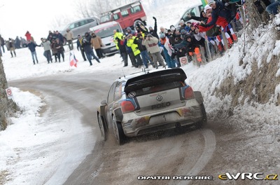 Sébastien Ogier - Julien Ingrassia
83º Rallye Automobile Monte-Carlo 2015. Volkswagen Polo R WRC (WOB VW 524). Clasificado 1º.
Volkswagen Motorsport

Del 21 al 25 de Enero, Gap - Monaco.
Superficie: asfalto - nieve.

El Rallye constaba de 4 etapas con un total de 1383.15 km de los que 355.48 km divididos en 15 tramos eran cronometrados.

Tomaron la salida 94 equipos, finalizaron 78.

© Dimitrin Deberre

Palabras clave: Volkswagen;Polo;WRC;Montecarlo;2015