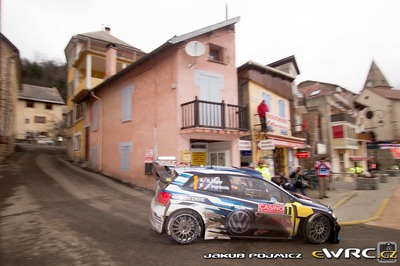 Sébastien Ogier - Julien Ingrassia
83º Rallye Automobile Monte-Carlo 2015. Volkswagen Polo R WRC (WOB VW 524). Clasificado 1º.
Volkswagen Motorsport

Del 21 al 25 de Enero, Gap - Monaco.
Superficie: asfalto - nieve.

El Rallye constaba de 4 etapas con un total de 1383.15 km de los que 355.48 km divididos en 15 tramos eran cronometrados.

Tomaron la salida 94 equipos, finalizaron 78.

© Jakub Pojmicz

Palabras clave: Volkswagen;Polo;WRC;Montecarlo;2015