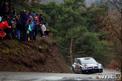 Jari-Matti Latvala - Miikka Anttila
83º Rallye Automobile Monte-Carlo 2015. Volkswagen Polo R WRC (WOB VW 525). Clasificado 2º.
Volkswagen Motorsport

Del 21 al 25 de Enero, Gap - Monaco.
Superficie: asfalto - nieve.

El Rallye constaba de 4 etapas con un total de 1383.15 km de los que 355.48 km divididos en 15 tramos eran cronometrados.

Tomaron la salida 94 equipos, finalizaron 78.

© Jakub Pojmicz

Palabras clave: Volkswagen;Polo;WRC;Montecarlo;2015