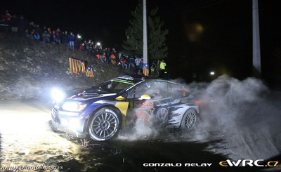Andreas Mikkelsen - Ola Fløene
83º Rallye Automobile Monte-Carlo 2015. Volkswagen Polo R WRC (WOB VW 522). Clasificado 3º.
Volkswagen Motorsport

Del 21 al 25 de Enero, Gap - Monaco.
Superficie: asfalto - nieve.

El Rallye constaba de 4 etapas con un total de 1383.15 km de los que 355.48 km divididos en 15 tramos eran cronometrados.

Tomaron la salida 94 equipos, finalizaron 78.

© Gonzalo Belay

Palabras clave: Volkswagen;Polo;WRC;Montecarlo;2015