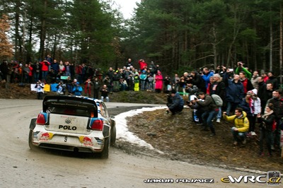 Andreas Mikkelsen - Ola Fløene
83º Rallye Automobile Monte-Carlo 2015. Volkswagen Polo R WRC (WOB VW 522). Clasificado 3º.
Volkswagen Motorsport

Del 21 al 25 de Enero, Gap - Monaco.
Superficie: asfalto - nieve.

El Rallye constaba de 4 etapas con un total de 1383.15 km de los que 355.48 km divididos en 15 tramos eran cronometrados.

Tomaron la salida 94 equipos, finalizaron 78.

© Jakub Pojmicz

Palabras clave: Volkswagen;Polo;WRC;Montecarlo;2015