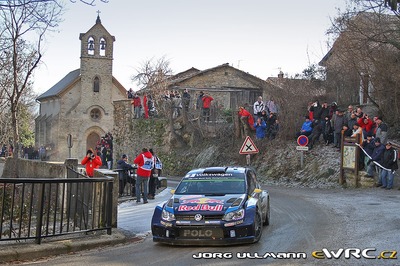 Andreas Mikkelsen - Ola Fløene
83º Rallye Automobile Monte-Carlo 2015. Volkswagen Polo R WRC (WOB VW 522). Clasificado 3º.
Volkswagen Motorsport

Del 21 al 25 de Enero, Gap - Monaco.
Superficie: asfalto - nieve.

El Rallye constaba de 4 etapas con un total de 1383.15 km de los que 355.48 km divididos en 15 tramos eran cronometrados.

Tomaron la salida 94 equipos, finalizaron 78.

© Jorg Ullmann

Palabras clave: Volkswagen;Polo;WRC;Montecarlo;2015