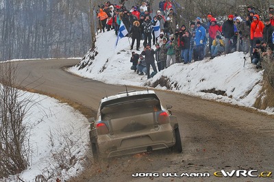 Andreas Mikkelsen - Ola Fløene
83º Rallye Automobile Monte-Carlo 2015. Volkswagen Polo R WRC (WOB VW 522). Clasificado 3º.
Volkswagen Motorsport

Del 21 al 25 de Enero, Gap - Monaco.
Superficie: asfalto - nieve.

El Rallye constaba de 4 etapas con un total de 1383.15 km de los que 355.48 km divididos en 15 tramos eran cronometrados.

Tomaron la salida 94 equipos, finalizaron 78.

© Jorg Ullmann

Palabras clave: Volkswagen;Polo;WRC;Montecarlo;2015