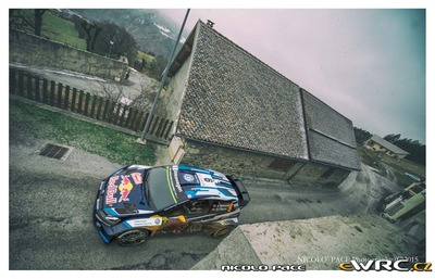 Andreas Mikkelsen - Ola Fløene
83º Rallye Automobile Monte-Carlo 2015. Volkswagen Polo R WRC (WOB VW 522). Clasificado 3º.
Volkswagen Motorsport

Del 21 al 25 de Enero, Gap - Monaco.
Superficie: asfalto - nieve.

El Rallye constaba de 4 etapas con un total de 1383.15 km de los que 355.48 km divididos en 15 tramos eran cronometrados.

Tomaron la salida 94 equipos, finalizaron 78.

© Nicolo Pace

Palabras clave: Volkswagen;Polo;WRC;Montecarlo;2015