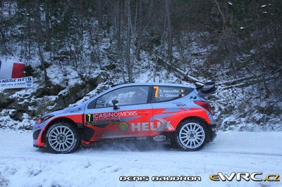 Thierry Neuville - Nicolas Gilsoul
83º Rallye Automobile Monte-Carlo 2015. Hyundai i20 WRC (ALZ WR 46). Clasificado 5º.
Hyundai Motorsport

Del 21 al 25 de Enero, Gap - Monaco.
Superficie: asfalto - nieve.

El Rallye constaba de 4 etapas con un total de 1383.15 km de los que 355.48 km divididos en 15 tramos eran cronometrados.

Tomaron la salida 94 equipos, finalizaron 78.

© Denis Baudron

Palabras clave: Hyndai;Montecarlo;2015