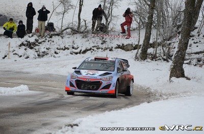 Dani Sordo - Marc Martí
83º Rallye Automobile Monte-Carlo 2015. Hyundai i20 WRC (ALZ WR 47). Clasificado 6º.
Hyundai Motorsport

Del 21 al 25 de Enero, Gap - Monaco.
Superficie: asfalto - nieve.

El Rallye constaba de 4 etapas con un total de 1383.15 km de los que 355.48 km divididos en 15 tramos eran cronometrados.

Tomaron la salida 94 equipos, finalizaron 78.

© Dimitri Deberre

Palabras clave: Hyundai;Montecarlo;2015