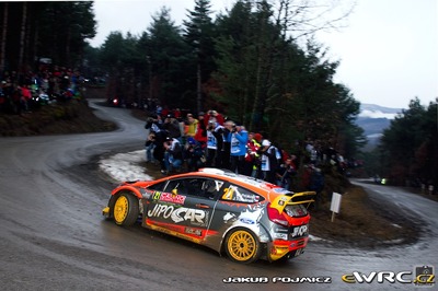 Martin Prokop - Jan Tománek
83º Rallye Automobile Monte-Carlo 2015. Ford Fiesta RS WRC (06R 0035). Clasificado 9º.
Jipocar Czech National Team

Del 21 al 25 de Enero, Gap - Monaco.
Superficie: asfalto - nieve.

El Rallye constaba de 4 etapas con un total de 1383.15 km de los que 355.48 km divididos en 15 tramos eran cronometrados.

Tomaron la salida 94 equipos, finalizaron 78.

© Jakub Pojmicz

Palabras clave: Ford;Fiesta;WRC;Montecarlo;2015