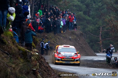 Martin Prokop - Jan Tománek
83º Rallye Automobile Monte-Carlo 2015. Ford Fiesta RS WRC (06R 0035). Clasificado 9º.
Jipocar Czech National Team

Del 21 al 25 de Enero, Gap - Monaco.
Superficie: asfalto - nieve.

El Rallye constaba de 4 etapas con un total de 1383.15 km de los que 355.48 km divididos en 15 tramos eran cronometrados.

Tomaron la salida 94 equipos, finalizaron 78.

© Jakub Pojmicz

Palabras clave: Ford;Fiesta;WRC;Montecarlo;2015