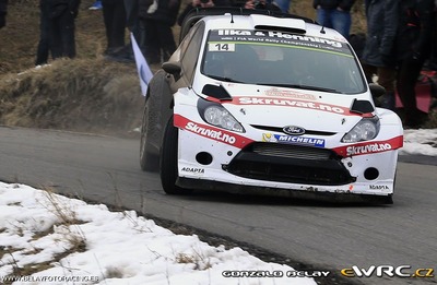 Henning Solberg - Ilka Minor
83º Rallye Automobile Monte-Carlo 2015. Ford Fiesta RS WRC (PX60 AVJ). Clasificado 11º.

Del 21 al 25 de Enero, Gap - Monaco.
Superficie: asfalto - nieve.

El Rallye constaba de 4 etapas con un total de 1383.15 km de los que 355.48 km divididos en 15 tramos eran cronometrados.

Tomaron la salida 94 equipos, finalizaron 78.

© Gonzalo Belay

Palabras clave: Ford;Fiesta;WRC;Montecarlo;2015