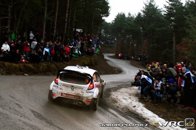 Henning Solberg - Ilka Minor
83º Rallye Automobile Monte-Carlo 2015. Ford Fiesta RS WRC (PX60 AVJ). Clasificado 11º.

Del 21 al 25 de Enero, Gap - Monaco.
Superficie: asfalto - nieve.

El Rallye constaba de 4 etapas con un total de 1383.15 km de los que 355.48 km divididos en 15 tramos eran cronometrados.

Tomaron la salida 94 equipos, finalizaron 78.

© Jakub Pojmicz

Palabras clave: Ford;Fiesta;WRC;Montecarlo;2015
