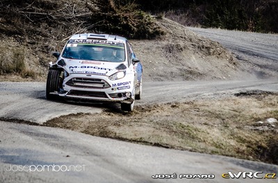 Ott Tänak - Raigo Mõlder
83º Rallye Automobile Monte-Carlo 2015. Ford Fiesta RS WRC (PX61 AYK). Clasificado 18º.
Hyundai Motorsport

Del 21 al 25 de Enero, Gap - Monaco.
Superficie: asfalto - nieve.

El Rallye constaba de 4 etapas con un total de 1383.15 km de los que 355.48 km divididos en 15 tramos eran cronometrados.

Tomaron la salida 94 equipos, finalizaron 78.

© José Pombo

Palabras clave: Ford;Fiesta;WRC;Montecarlo;2015