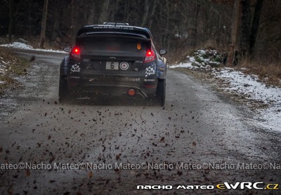 Ott Tänak - Raigo Mõlder
83º Rallye Automobile Monte-Carlo 2015. Ford Fiesta RS WRC (PX61 AYK). Clasificado 18º.
Hyundai Motorsport

Del 21 al 25 de Enero, Gap - Monaco.
Superficie: asfalto - nieve.

El Rallye constaba de 4 etapas con un total de 1383.15 km de los que 355.48 km divididos en 15 tramos eran cronometrados.

Tomaron la salida 94 equipos, finalizaron 78.

© Nacho Mateo

Palabras clave: Ford;Fiesta;WRC;Montecarlo;2015
