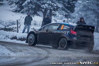 Ott Tänak - Raigo Mõlder
83º Rallye Automobile Monte-Carlo 2015. Ford Fiesta RS WRC (PX61 AYK). Clasificado 18º.
Hyundai Motorsport

Del 21 al 25 de Enero, Gap - Monaco.
Superficie: asfalto - nieve.

El Rallye constaba de 4 etapas con un total de 1383.15 km de los que 355.48 km divididos en 15 tramos eran cronometrados.

Tomaron la salida 94 equipos, finalizaron 78.

© Nacho Mateo

Palabras clave: Ford;Fiesta;WRC;Montecarlo;2015