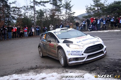 Ott Tänak - Raigo Mõlder
83º Rallye Automobile Monte-Carlo 2015. Ford Fiesta RS WRC (PX61 AYK). Clasificado 18º.
Hyundai Motorsport

Del 21 al 25 de Enero, Gap - Monaco.
Superficie: asfalto - nieve.

El Rallye constaba de 4 etapas con un total de 1383.15 km de los que 355.48 km divididos en 15 tramos eran cronometrados.

Tomaron la salida 94 equipos, finalizaron 78.

© Petr Fitz

Palabras clave: Ford;Fiesta;WRC;Montecarlo;2015