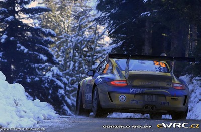 François Delecour - Dominique Savignoni
83º Rallye Automobile Monte-Carlo 2015. Porsche 997 GT3 Cup RGT. Clasificado 23º.

Del 21 al 25 de Enero, Gap - Monaco.
Superficie: asfalto - nieve.

El Rallye constaba de 4 etapas con un total de 1383.15 km de los que 355.48 km divididos en 15 tramos eran cronometrados.

Tomaron la salida 94 equipos, finalizaron 78.

© Gonzalo Belay

Palabras clave: Porsche;Montecarlo;2015
