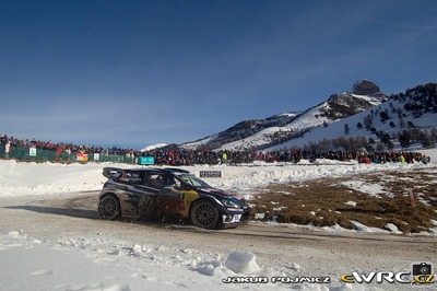 Sébastien Ogier - Julien Ingrassia
84º Rallye Automobile de Montecarlo 2016. Volkswagen Polo R WRC (WOB VW 528). Clasificado 1º.
Volkswagen Motorsport

Del 18 al 21 de Enero, Gap - Monaco.
Superficie: asfalto - nieve.

El Rallye constaba de 4 etapas con un total de 11411.85 km de los que 382.65 km divididos en 15 tramos eran cronometrados, (2 de ellos fueron cancelados SS1 Entrevaux - Val-de-Chalvagne - Ubraye de 21,25 km y SS16 Lucéram - Col St-Roch 2 de 5,5 km).

Tomaron la salida 73 equipos, finalizaron 54.

© Jaku Pojmicz

Palabras clave: Volkswagen;Polo;WRC;Montecarlo;2016