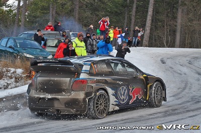 Sébastien Ogier - Julien Ingrassia
84º Rallye Automobile de Montecarlo 2016. Volkswagen Polo R WRC (WOB VW 528). Clasificado 1º.
Volkswagen Motorsport

Del 18 al 21 de Enero, Gap - Monaco.
Superficie: asfalto - nieve.

El Rallye constaba de 4 etapas con un total de 11411.85 km de los que 382.65 km divididos en 15 tramos eran cronometrados, (2 de ellos fueron cancelados SS1 Entrevaux - Val-de-Chalvagne - Ubraye de 21,25 km y SS16 Lucéram - Col St-Roch 2 de 5,5 km).

Tomaron la salida 73 equipos, finalizaron 54.

© Jörg Ullmann

Palabras clave: Volkswagen;Polo;WRC;Montecarlo;2016