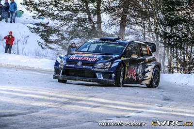 Andears Mikkelsen - Anders Jæger
84º Rallye Automobile de Montecarlo 2016. Volkswagen Polo R WRC (WOB VW 141). Clasificado 2º.
Volkswagen Motorsport

Del 18 al 21 de Enero, Gap - Monaco.
Superficie: asfalto - nieve.

El Rallye constaba de 4 etapas con un total de 11411.85 km de los que 382.65 km divididos en 15 tramos eran cronometrados, (2 de ellos fueron cancelados SS1 Entrevaux - Val-de-Chalvagne - Ubraye de 21,25 km y SS16 Lucéram - Col St-Roch 2 de 5,5 km).

Tomaron la salida 73 equipos, finalizaron 54.

© Nicolas Millet

Palabras clave: Volkswagen;Polo;WRC;Montecarlo;2016