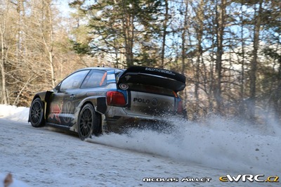 Andears Mikkelsen - Anders Jæger
84º Rallye Automobile de Montecarlo 2016. Volkswagen Polo R WRC (WOB VW 141). Clasificado 2º.
Volkswagen Motorsport

Del 18 al 21 de Enero, Gap - Monaco.
Superficie: asfalto - nieve.

El Rallye constaba de 4 etapas con un total de 11411.85 km de los que 382.65 km divididos en 15 tramos eran cronometrados, (2 de ellos fueron cancelados SS1 Entrevaux - Val-de-Chalvagne - Ubraye de 21,25 km y SS16 Lucéram - Col St-Roch 2 de 5,5 km).

Tomaron la salida 73 equipos, finalizaron 54.

© Nicolas Millet

Palabras clave: Volkswagen;Polo;WRC;Montecarlo;2016