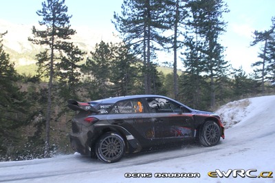 Thierry Neuville -  Nicolas Gilsoul
84º Rallye Automobile de Montecarlo 2016. Hyundai NG i20 WRC (ALZ WR 12). Clasificado 3º.
Hyundai Motorsport

Del 18 al 21 de Enero, Gap - Monaco.
Superficie: asfalto - nieve.

El Rallye constaba de 4 etapas con un total de 11411.85 km de los que 382.65 km divididos en 15 tramos eran cronometrados, (2 de ellos fueron cancelados SS1 Entrevaux - Val-de-Chalvagne - Ubraye de 21,25 km y SS16 Lucéram - Col St-Roch 2 de 5,5 km).

Tomaron la salida 73 equipos, finalizaron 54.

© Denis Baudron

Palabras clave: Hyndai;WRC;Montecarlo;2016