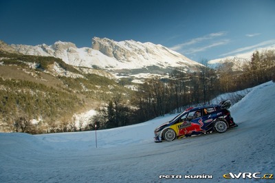 Sébastien Ogier - Julien Ingrassia
85º Rallye Automobile de Montecarlo 2017. Ford Fiesta WRC (WRT 1). Clasificado 1º.
M-Sport World Rally Team

Del 18 al 21 de Enero, Gap - Monaco.
Superficie: asfalto - nieve.

El Rallye constaba de 4 etapas con un total de 11411.85 km de los que 382.65 km divididos en 15 tramos eran cronometrados, (2 de ellos fueron cancelados SS1 Entrevaux - Val-de-Chalvagne - Ubraye de 21,25 km y SS16 Lucéram - Col St-Roch 2 de 5,5 km).

Tomaron la salida 73 equipos, finalizaron 54.

© Petr Kubíni

Palabras clave: Ford;Fiesta;WRC;Montecarlo;2017