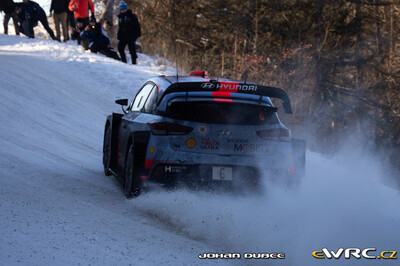 Dani Sordo - Marc Martí
85º Rallye Automobile de Montecarlo 2017. Hyundai i20 Coupe WRC (ALZ WR 21). Clasificado 4º.
Hyundai Motorsport

Del 18 al 21 de Enero, Gap - Monaco.
Superficie: asfalto - nieve.

El Rallye constaba de 4 etapas con un total de 11411.85 km de los que 382.65 km divididos en 15 tramos eran cronometrados, (2 de ellos fueron cancelados SS1 Entrevaux - Val-de-Chalvagne - Ubraye de 21,25 km y SS16 Lucéram - Col St-Roch 2 de 5,5 km).

Tomaron la salida 73 equipos, finalizaron 54.

© Johan Dubee

Palabras clave: Hyundai;WRC;Montecarlo;2017