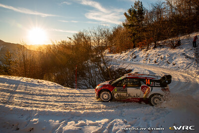 Craig Breen - Scott Martin
85º Rallye Automobile de Montecarlo 2017. Citroën DS3 WRC (BN-346-MV). Clasificado 5º.
Citroën Total Abu Dhabi WRT

Del 18 al 21 de Enero, Gap - Monaco.
Superficie: asfalto - nieve.

El Rallye constaba de 4 etapas con un total de 11411.85 km de los que 382.65 km divididos en 15 tramos eran cronometrados, (2 de ellos fueron cancelados SS1 Entrevaux - Val-de-Chalvagne - Ubraye de 21,25 km y SS16 Lucéram - Col St-Roch 2 de 5,5 km).

Tomaron la salida 73 equipos, finalizaron 54.

© Miroslav Stokr

Palabras clave: Citroen;DS3;WRC;Montecarlo;2017