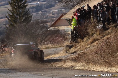 Elfyn Evans - Daniel Barritt
85º Rallye Automobile de Montecarlo 2017. Ford Fiesta WRC (PX66 DVT). Clasificado 6º.
M-Sport World Rally Team

Del 18 al 21 de Enero, Gap - Monaco.
Superficie: asfalto - nieve.

El Rallye constaba de 4 etapas con un total de 11411.85 km de los que 382.65 km divididos en 15 tramos eran cronometrados, (2 de ellos fueron cancelados SS1 Entrevaux - Val-de-Chalvagne - Ubraye de 21,25 km y SS16 Lucéram - Col St-Roch 2 de 5,5 km).

Tomaron la salida 73 equipos, finalizaron 54.

© Zbyszek Bury

Palabras clave: Ford;Fiesta;WRC;Montecarlo;2017