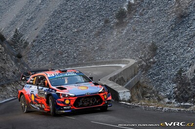 Thierry Neuville - Nicolas Gilsoul
87º Rallye Automobile de Monte-Carlo 2019. Hyundai i20 Coupe WRC (ALZ WR 36). Clasificado 2º.
Hyundai Shell Mobis WRT

Del 24 al 27 de Enero, Gap - Monaco.
Superficie: asfalto - nieve.

El Rallye constaba de 4 etapas con un total de 1366.43 km de los que 323.83 km divididos en 15 tramos eran cronometrados, (uno de ellos fue cancelado, SS3 Valdrôme - Sigottier 1 de 20,04 km).

Tomaron la salida 88 equipos, finalizaron 73.

© Bogdan Barabas

Palabras clave: Hyundai;Montecarlo;2023