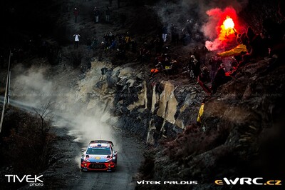 Sébastien Loeb - Daniel Elena
87º Rallye Automobile de Monte-Carlo 2019. Hyundai i20 Coupe WRC (ALZ WR 35). Clasificado 4º.
Hyundai Shell Mobis WRT

Del 24 al 27 de Enero, Gap - Monaco.
Superficie: asfalto - nieve.

El Rallye constaba de 4 etapas con un total de 1366.43 km de los que 323.83 km divididos en 15 tramos eran cronometrados, (uno de ellos fue cancelado, SS3 Valdrôme - Sigottier 1 de 20,04 km).

Tomaron la salida 88 equipos, finalizaron 73.

© Vítek Paldus

Palabras clave: Hyundai;Montecarlo;2019