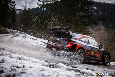 Thierry Neuville - Nicolas Gilsoul
88º Rallye Automobile Monte-Carlo 2020. Hyundai i20 Coupe WRC (ALZ WR 42). Clasificado 1º.
Hyundai Shell Mobis WRT

Del 22 al 26 de Enero, Gap - Monaco.
Superficie: asfalto - nieve.

El Rallye constaba de 4 etapas con un total de 1505.64 km de los que 304.28 km divididos en 15 tramos eran cronometrados.

Tomaron la salida 88 equipos, finalizaron 73.

© Bastien Roux

Palabras clave: Hyundai;WRC;Montecarlo;2020