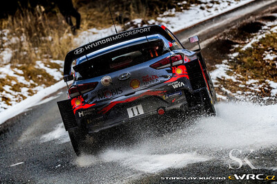 Thierry Neuville - Nicolas Gilsoul
88º Rallye Automobile Monte-Carlo 2020. Hyundai i20 Coupe WRC (ALZ WR 42). Clasificado 1º.
Hyundai Shell Mobis WRT

Del 22 al 26 de Enero, Gap - Monaco.
Superficie: asfalto - nieve.

El Rallye constaba de 4 etapas con un total de 1505.64 km de los que 304.28 km divididos en 15 tramos eran cronometrados.

Tomaron la salida 88 equipos, finalizaron 73.

© Stanislav Maschl

Palabras clave: Hyundai;WRC;Montecarlo;2020