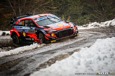 Thierry Neuville - Martijn Wydaeghe
89º Rallye Automobile de Monte-Carlo 2021. Hyundai i20 Coupe WRC (ALZ WR 42). Clasificado 3º.
Hyundai Shell Mobis WRT

Del 21 al 24 de Enero, Gap - Monaco.
Superficie: asfalto - nieve.

El Rallye constaba de 4 etapas con un total de 1392.88 km de los que 279.88 km divididos en 15 tramos eran cronometrados (uno de ellos fue cancelado, SS8 Montauban-sur-l'Ouvèze - Villebois-les-Pins 2 de 22.24 km).

Tomaron la salida 79 equipos, finalizaron 62.

© Bastien Roux

Palabras clave: Hyndai;Montecarlo;2021