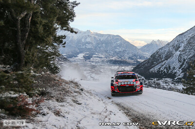 Dani Sordo - Carlos del Barrio
89º Rallye Automobile de Monte-Carlo 2021. Hyundai i20 Coupe WRC (ALZ WR 43). Clasificado 5º.
Hyundai Shell Mobis WRT

Del 21 al 24 de Enero, Gap - Monaco.
Superficie: asfalto - nieve.

El Rallye constaba de 4 etapas con un total de 1392.88 km de los que 279.88 km divididos en 15 tramos eran cronometrados (uno de ellos fue cancelado, SS8 Montauban-sur-l'Ouvèze - Villebois-les-Pins 2 de 22.24 km).

Tomaron la salida 79 equipos, finalizaron 62.

© Rally Cow

Palabras clave: Hyndai;Montecarlo;2021