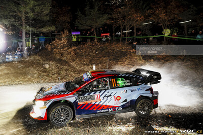 Thierry Neuville - Martijn Wydaeghe
92º Rallye Automobile de Monte-Carlo 2024. Hyundai i20 N Rally1 Hybrid (ALZ WR 911). Clasificado 1º.
Hyundai Shell Mobis WRT

Del 25 al 28 de Enero, Gap - Monaco
Superficie: asfalto - nieve.

El Rallye constaba de 4 etapas con un total de 1649.89 km de los que 324.44 km divididos en 17 tramos eran cronometrados.

Tomaron la salida 68 equipos, finalizaron 64.

© Nacho Mateo

Palabras clave: Hyndai;Montecarlo;2024