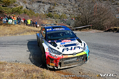 Jan Solans - Rodrigo Sanjuan
92º Rallye Automobile de Monte-Carlo 2024. Toyota GR Yaris Rally2 (SP 1009). Clasificado 14º.

Del 25 al 28 de Enero, Gap - Monaco
Superficie: asfalto - nieve.

El Rallye constaba de 4 etapas con un total de 1649.89 km de los que 324.44 km divididos en 17 tramos eran cronometrados.

Tomaron la salida 68 equipos, finalizaron 64.

© Martin Grana

Palabras clave: Toyota;Yaris;Montecarlo;2024