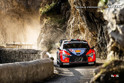 Adrien Fourmaux - Alexandre Coria
93º Rallye Automobile de Monte-Carlo 2025. Hyundai i20 N Rally1 (ALZ WR 917). Clasificado 3º.
Hyundai Shell Mobis WRT

Del 23 al 26 de Enero, Gap - Monaco
Superficie: asfalto - nieve.

El Rallye constaba de 4 etapas con un total de 1629.29 km de los que 333.06 km divididos en 18 tramos eran cronometrados.

Tomaron la salida 69 equipos, finalizaron 62.

© Nicola Potente

Palabras clave: Hyndai;Montecarlo;2025