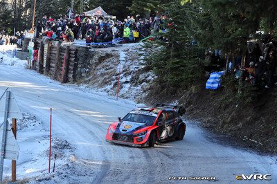 Adrien Fourmaux - Alexandre Coria
93º Rallye Automobile de Monte-Carlo 2025. Hyundai i20 N Rally1 (ALZ WR 917). Clasificado 3º.
Hyundai Shell Mobis WRT

Del 23 al 26 de Enero, Gap - Monaco
Superficie: asfalto - nieve.

El Rallye constaba de 4 etapas con un total de 1629.29 km de los que 333.06 km divididos en 18 tramos eran cronometrados.

Tomaron la salida 69 equipos, finalizaron 62.

© Petr Sagner

Palabras clave: Hyndai;Montecarlo;2025
