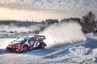 Elfyn Evans - Scott Martin
73º Rally Sweden 2026. Toyota GR Yaris Rally1 (A-7663). Clasificado 1º.
Toyota Gazoo Racing WRT

Del 12 al 15 de Febrero, Umeå.
Superficie: nieve - hielo.

El Rallye constaba de 3 etapas con un total de 1069.44 km de los que 300.66 km divididos en 18 tramos eran cronometrados.

Tomaron la salida 57 equipos.

© Honza Fronek

Palabras clave: Toyotra;Yaris;Suecia;2026